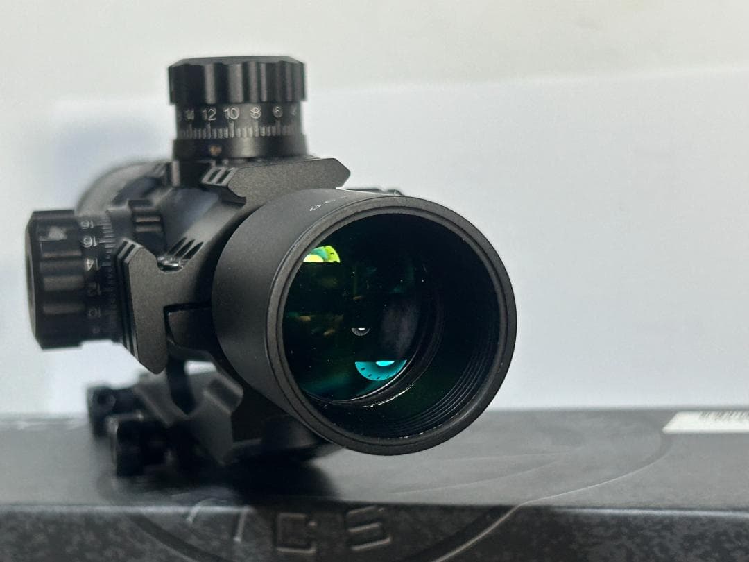 ベクターオプティクス Mustang 1.5-4x30 タクティカルスコープ