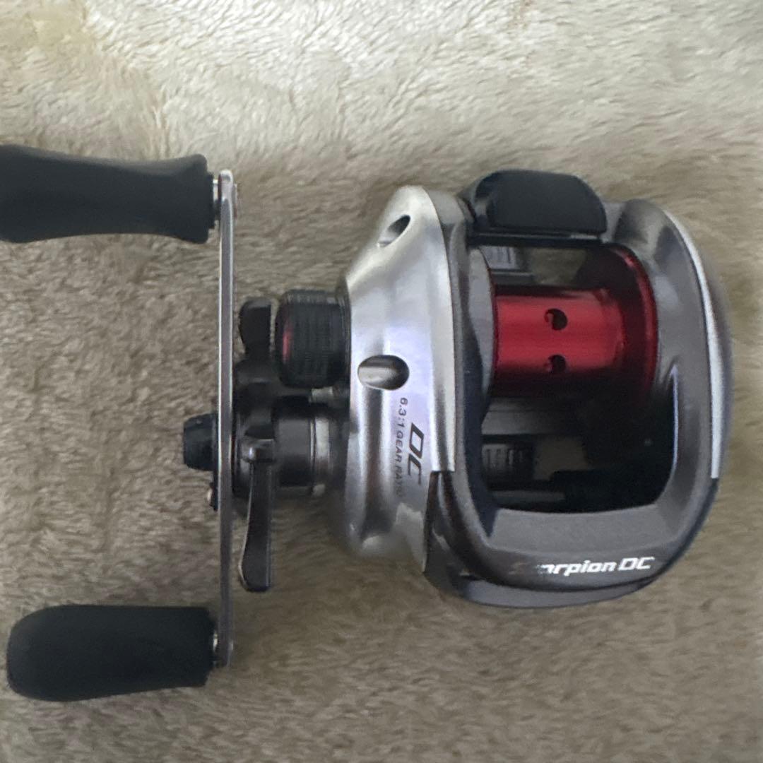 ほぼ新品11 スコーピオン右ハンドルScorpion DC R ベイトリール