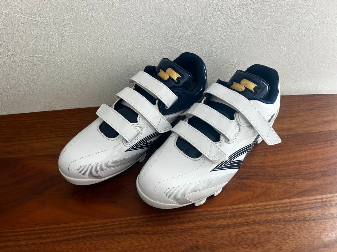 SSKホワイト/ネイビー ベルクロポイントスパイクシューズ