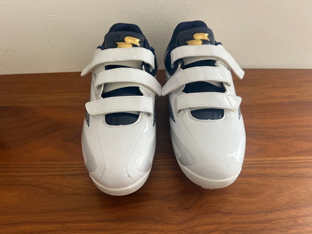 SSKホワイト/ネイビー ベルクロポイントスパイクシューズ