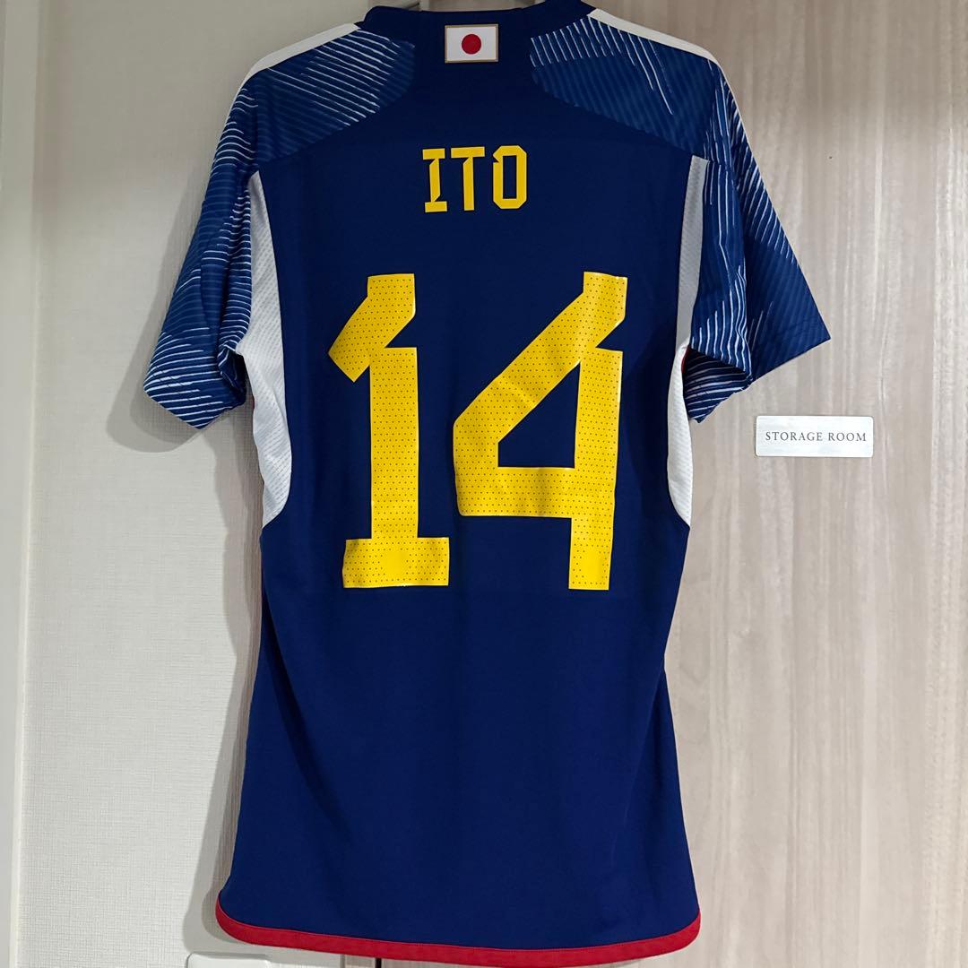 サッカー日本代表　ユニフォーム 正規品 14番 伊東純也