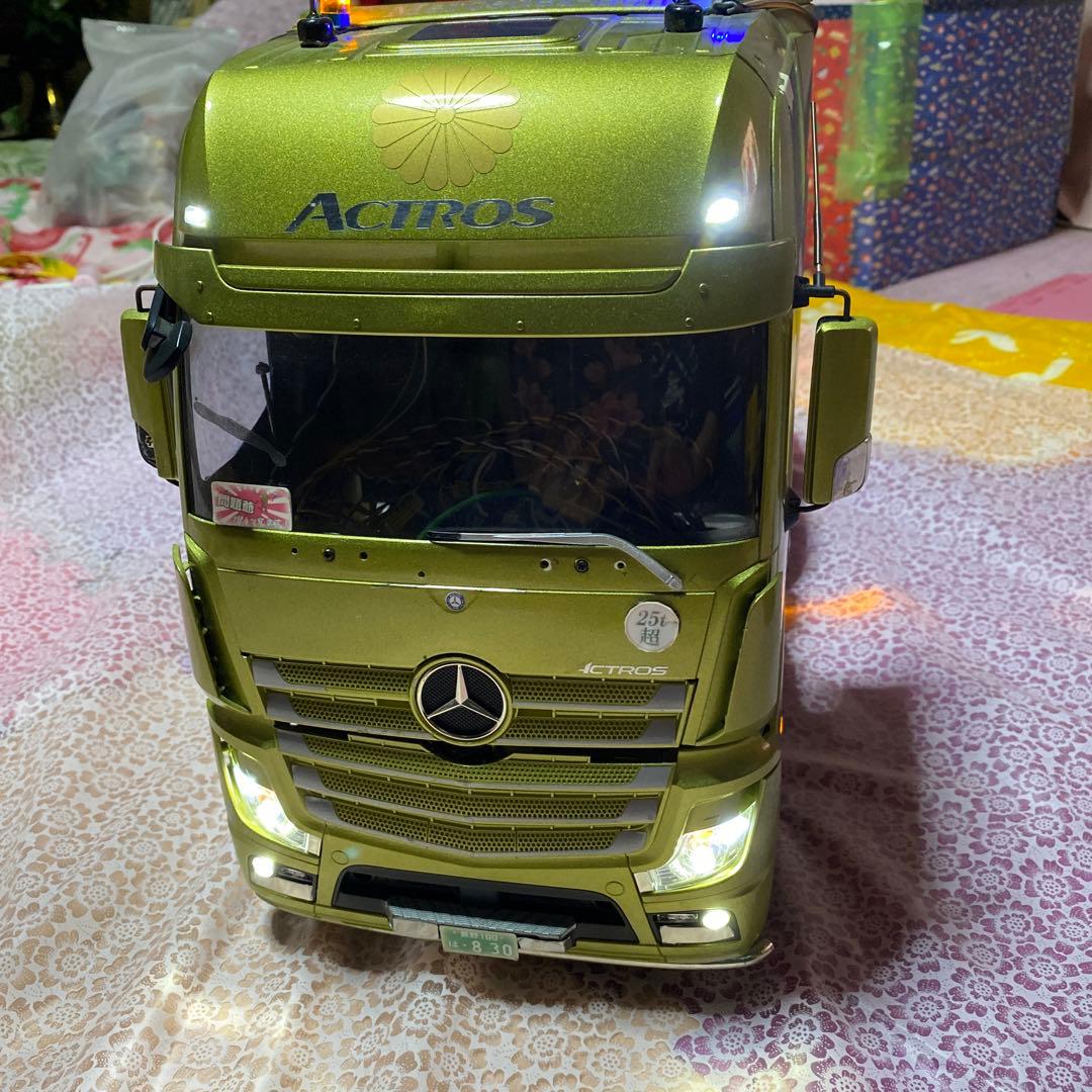 R/Cメルセデス・ベンツ　アクトロス1/14