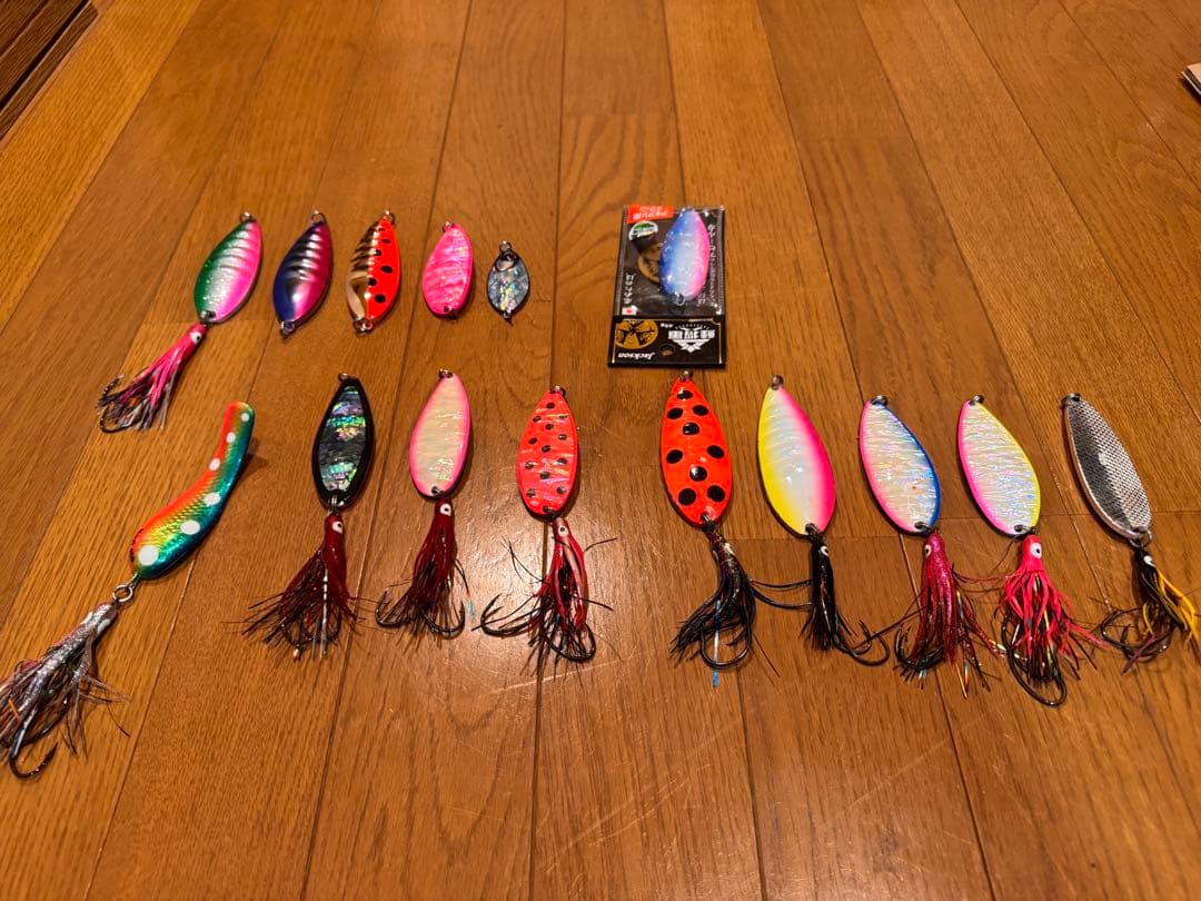 スプーンルアーセットと釣り用具