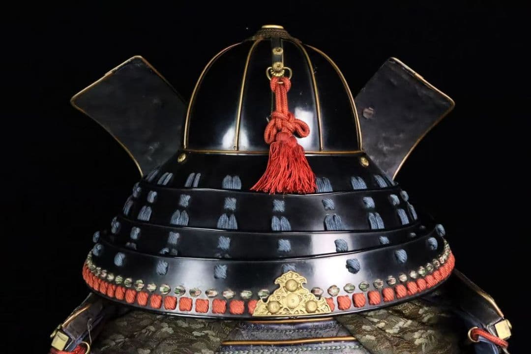 豪商旧家蔵出 五三桐家紋入大鎧 時代甲冑 二枚胴具足 大袖大身鎧 前立 陣羽織