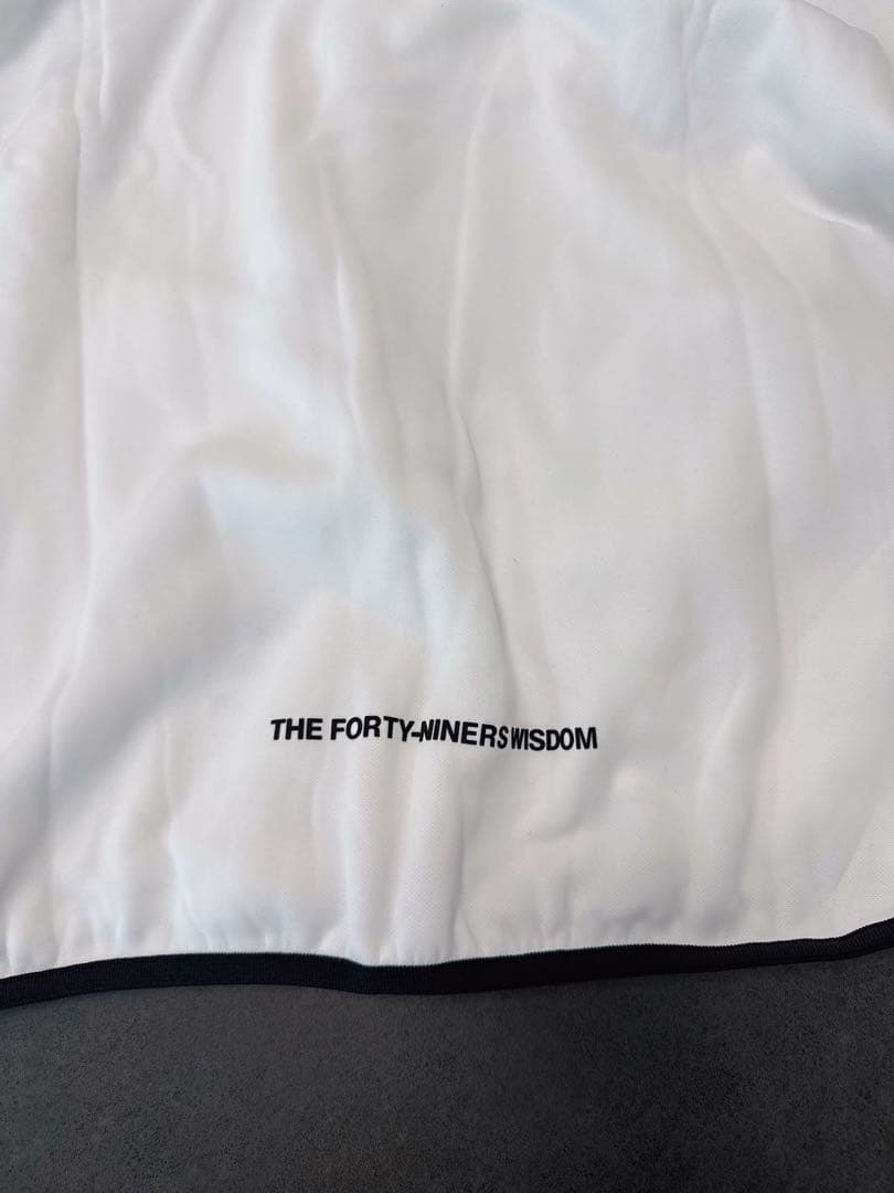 TFW49 フード付きホワイトセーター