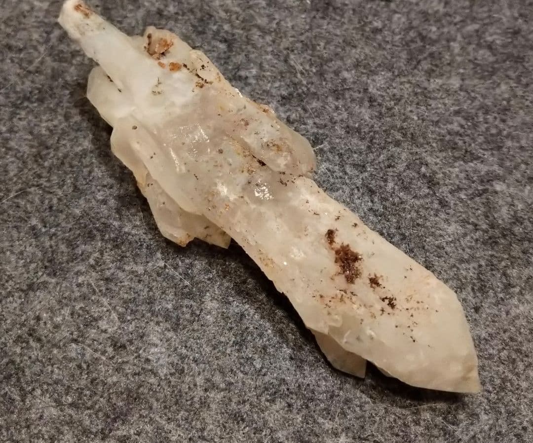 水晶 ロシア ダルネゴルスク産 130g 原石