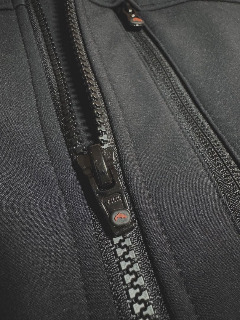 【極美品】SIMMS シムス 防寒ジャケット（Mサイズ・ブラック）