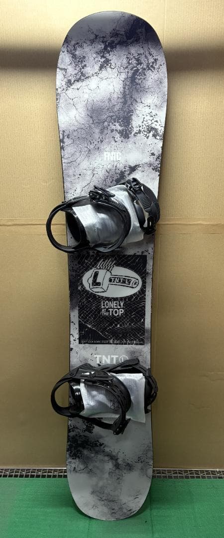 【2049】FNTC　TNT L　+　SALOMON　RHYTHM　2点セット