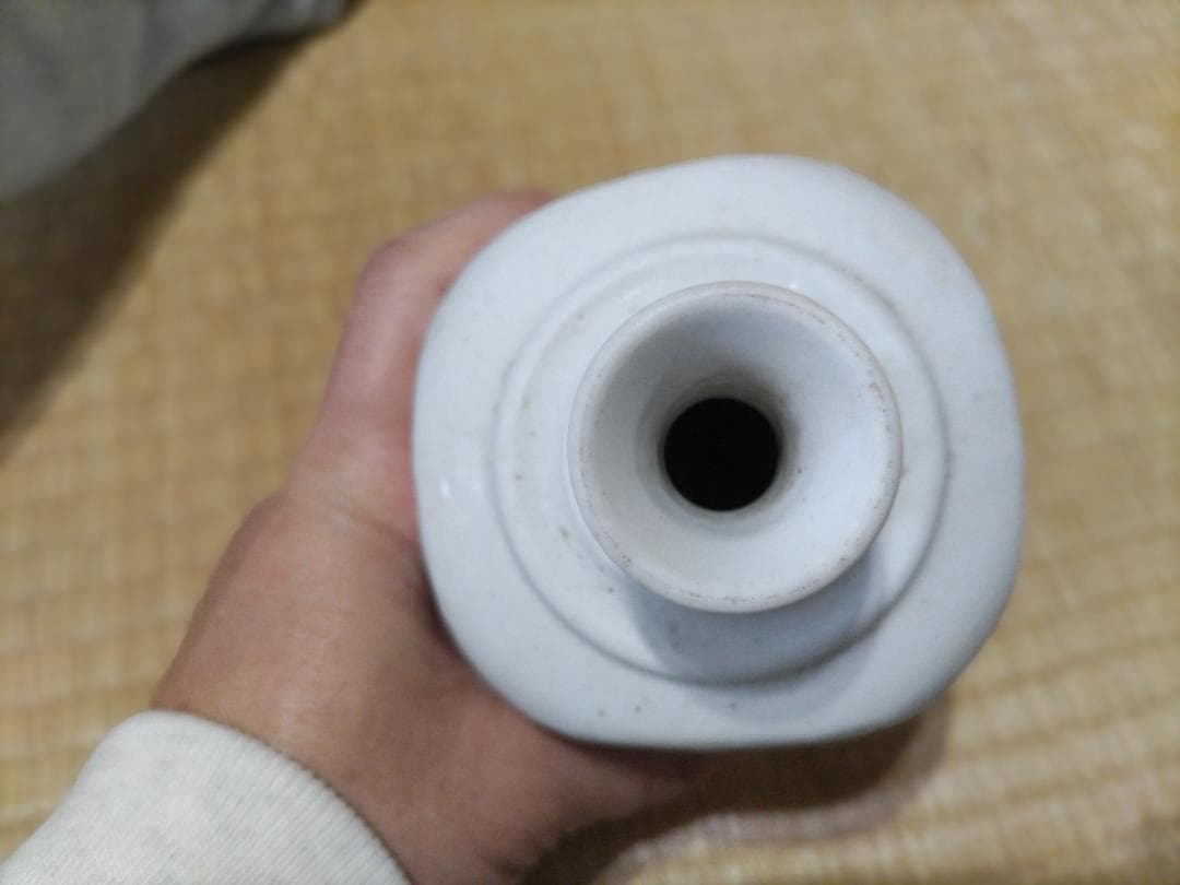 珍！鞆徳利　白磁　生掛け釉　削り出し成型