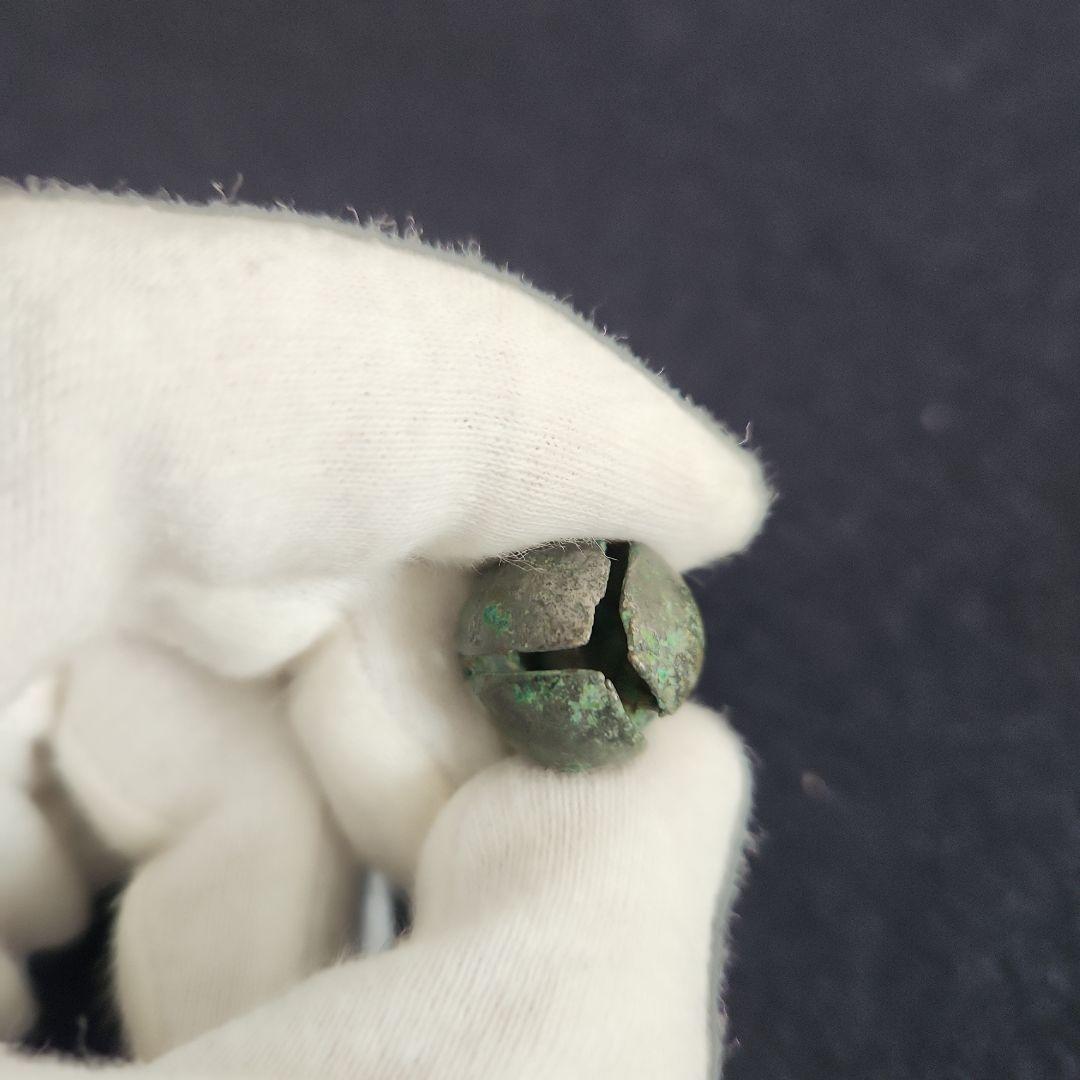 古墳時代の金銅製の鈴