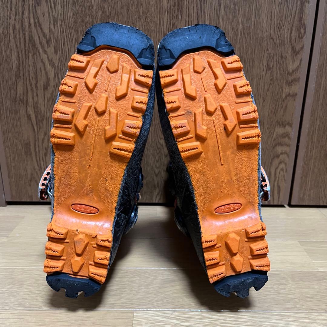 ATOMICアトミックBACKLAND CARBON 25.0-25.5cm