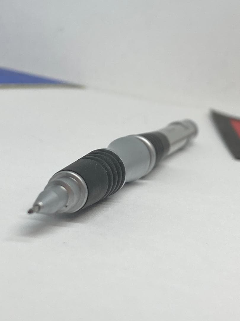 【廃番・製図用・ボディノック】オート／MP0.5/銀色軸+黒色 E