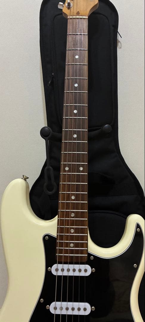 HISTORY HST/SSH-Performance ホワイト 弦は新品交換済