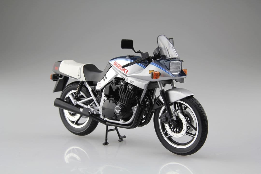 アオシマSUZUKI GSX1100S KATANA 1/12スケール 青/銀