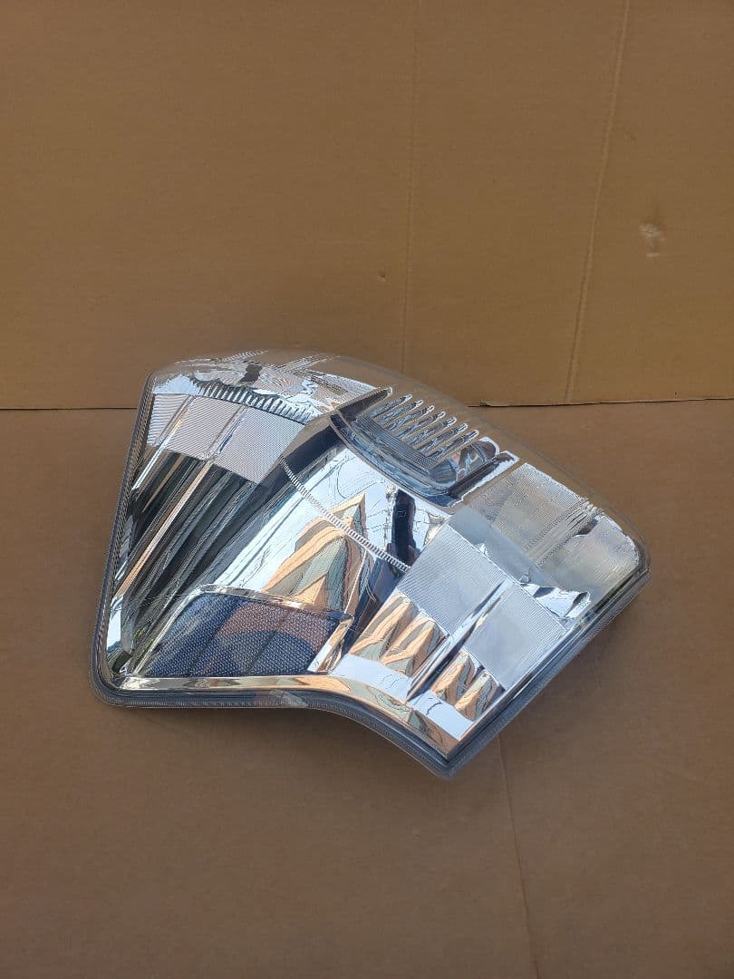 【 良品】☆プリウスアルフア　テールランプ☆