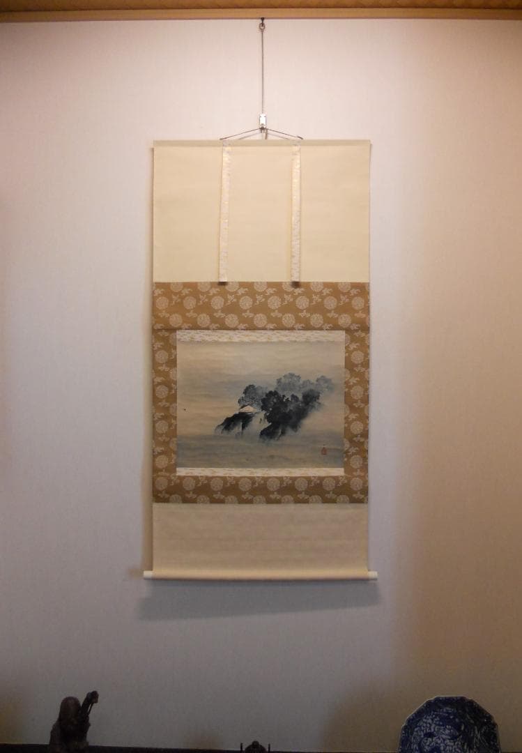 掛け軸 横山大観 曙色 紙本 名品 複製 希少 茶道具 掛軸 美品 です。