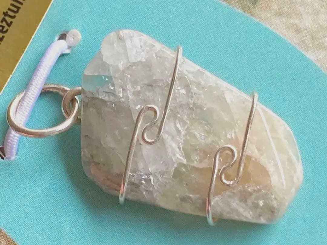 アゾゼオ　フェナカイト　H&E社 虹入り　うっすらピーチ　超希少カラー