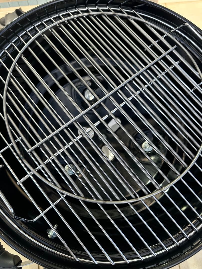 未使用　Weber 57cm Compact グリル Charcoal BBQ