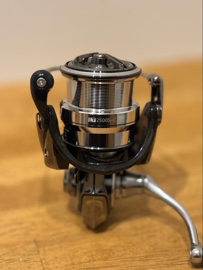 ダイワ EXIST 2500S-C スピニングリール