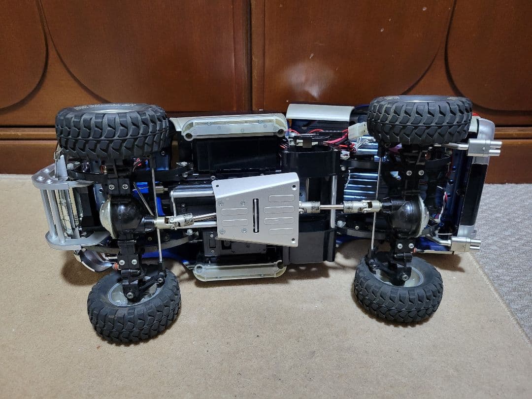 タミヤRC フォードF350 ハイリフト電動RCカープロポ、ライトユニット付き