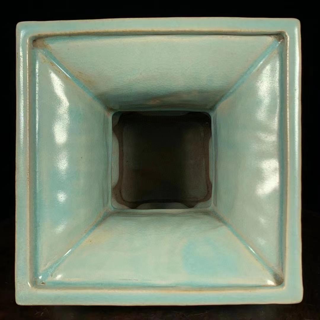 中国古美術・旧蔵の磁器・四羊方尊・16x18cm・書道具・案頭・置物・文房具