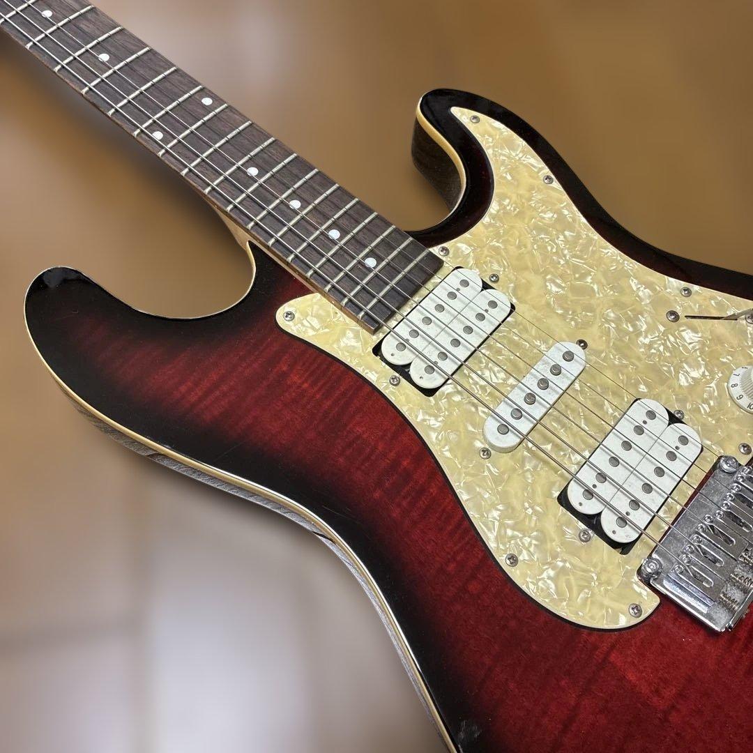 《メイビス》エレキギター　ピック入り付き　動作確認済み