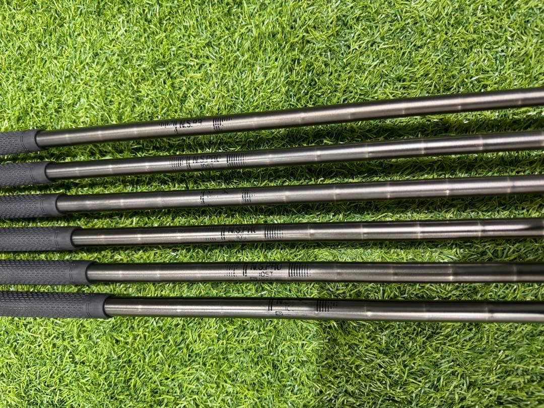 限定品　タイトリストT200 BLACK リミテッドエディション