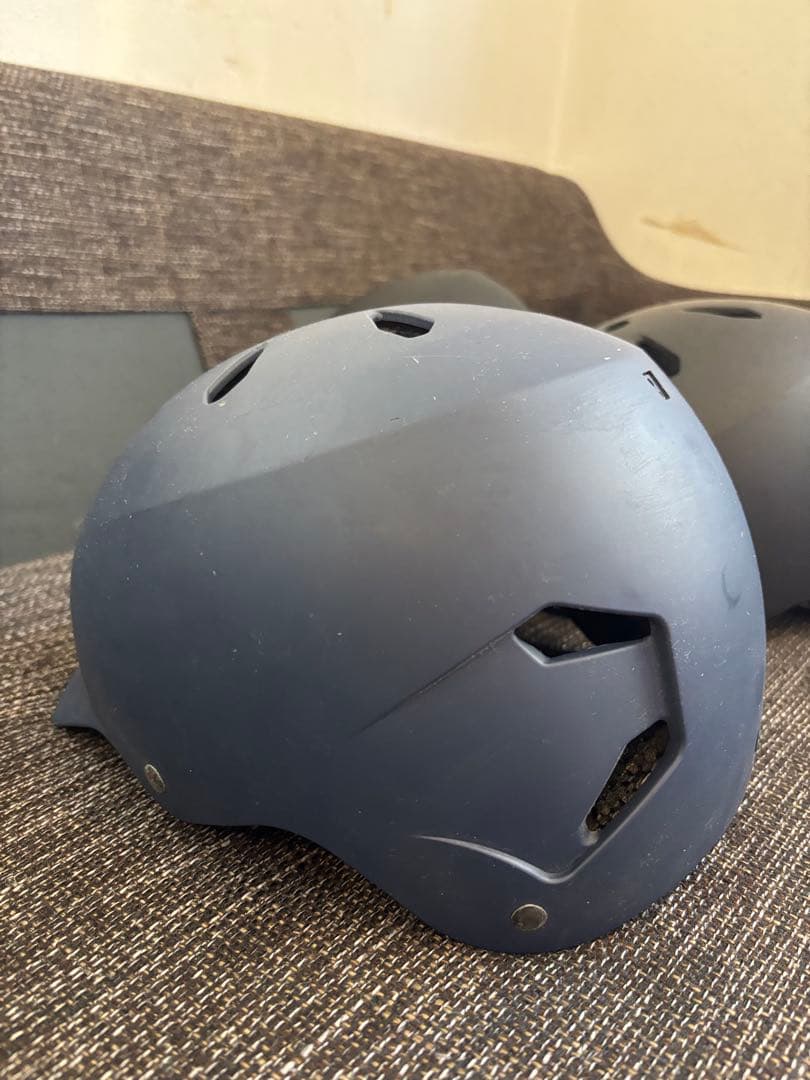 値下げ　bern ヘルメット　セット　スケボー　スノボー　自転車にも