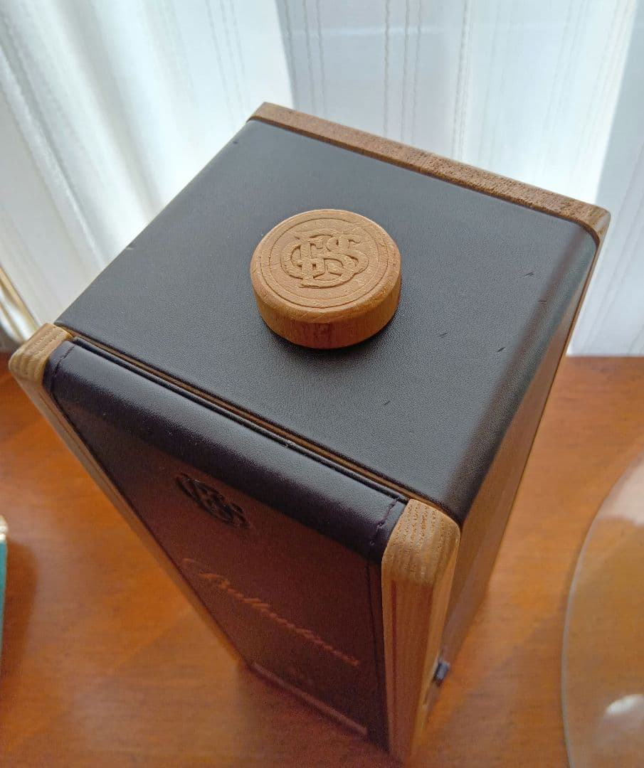 Ballantine's 30 Year Old の空箱