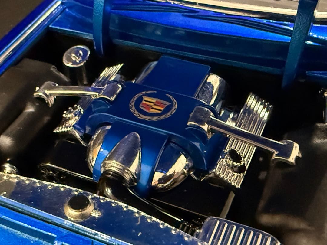 JADA キャデラック1963年　DUB 1/18