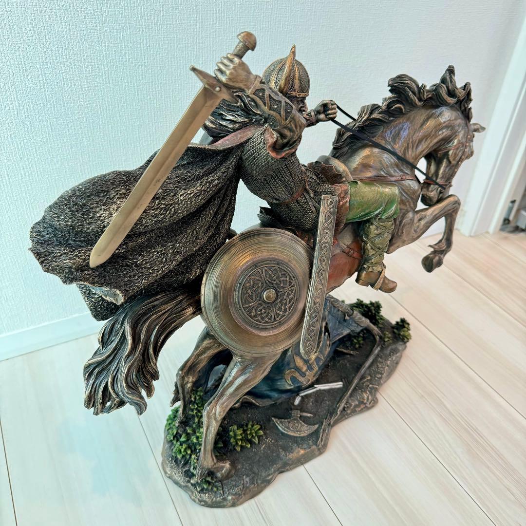 馬上のバイキング　ブロンズ風