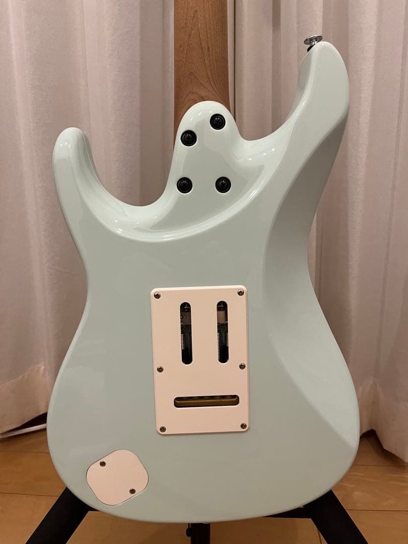 Ibanez AZ2204NW MGR 美品ストラトエレキギター