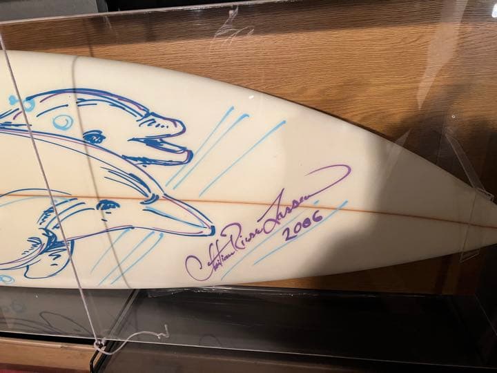 ラッセン直筆サーフボード