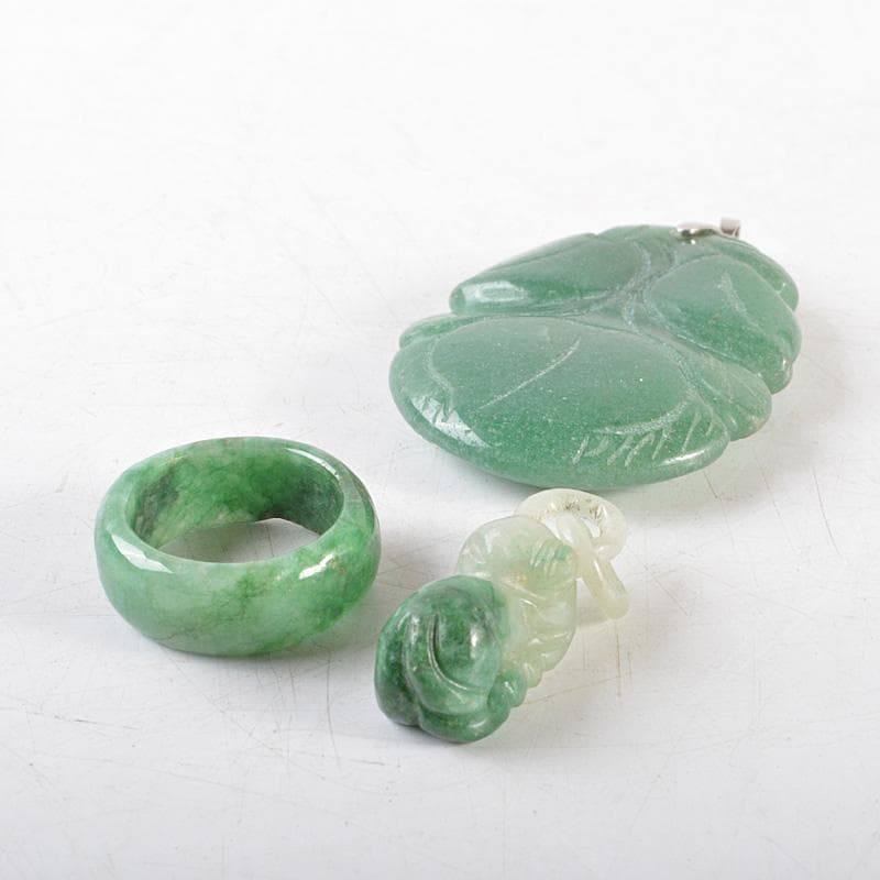 中国　玉石翡翠玉彫刻　ペンダントトップ　根付　リング　3点　V　R6113