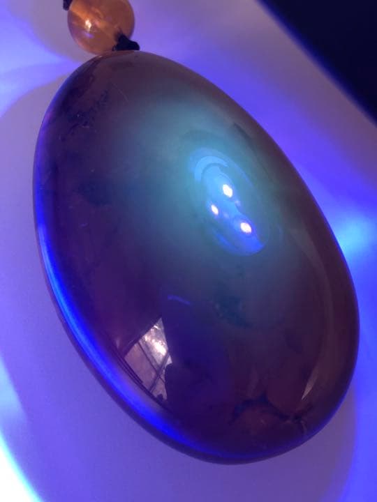 アンバー 琥珀 ユニーク 天然石 宝石 化石　ネックレス