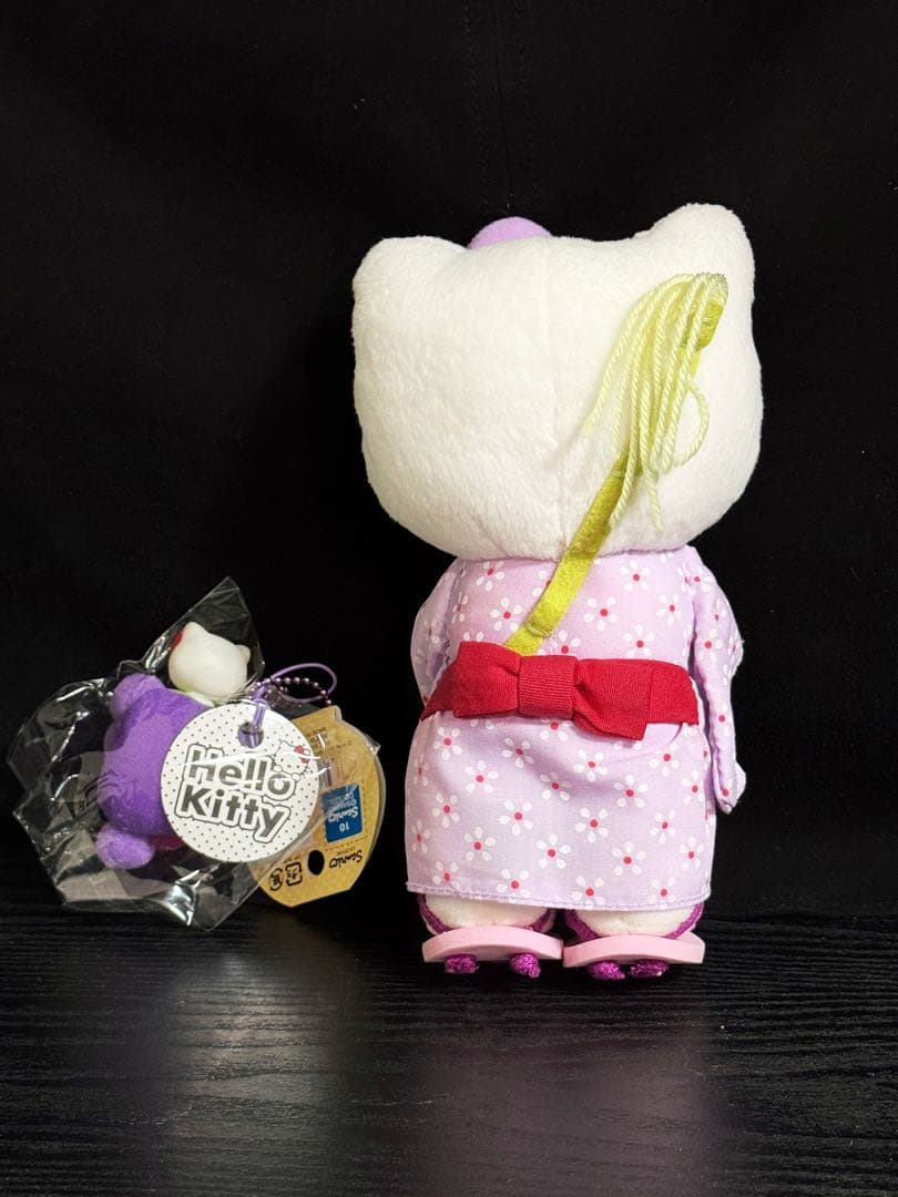 ご当地キティ　サンリオ　ハローキティ　着物ぬいぐるみ　ぶどう　月見　2点