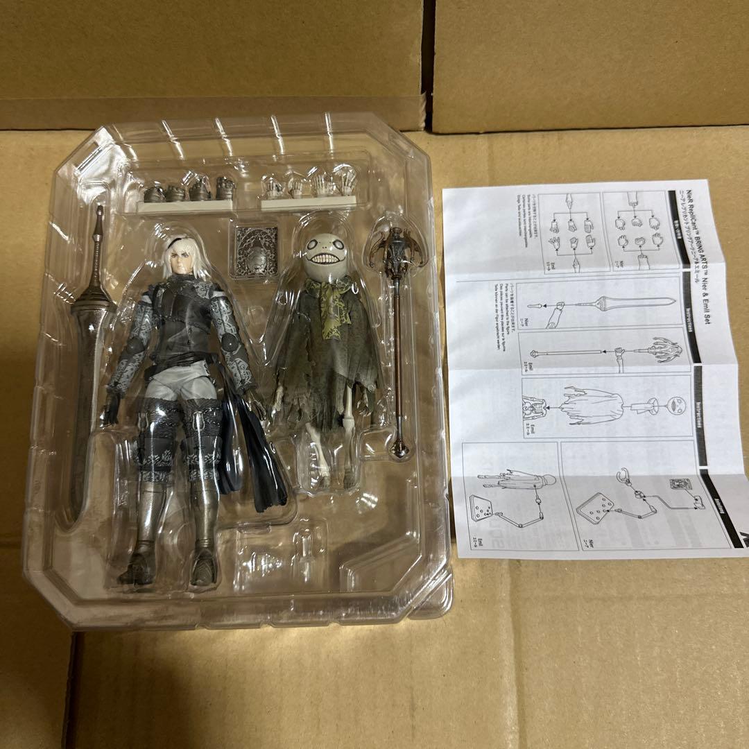 サントス BRING ARTS(ブリングアーツ) ニーア&エミール