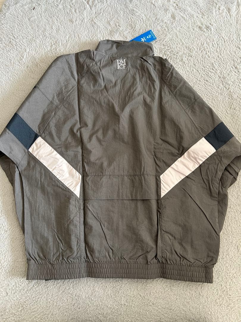 adidas レアル・マドリード ウィンドブレーカー グレー