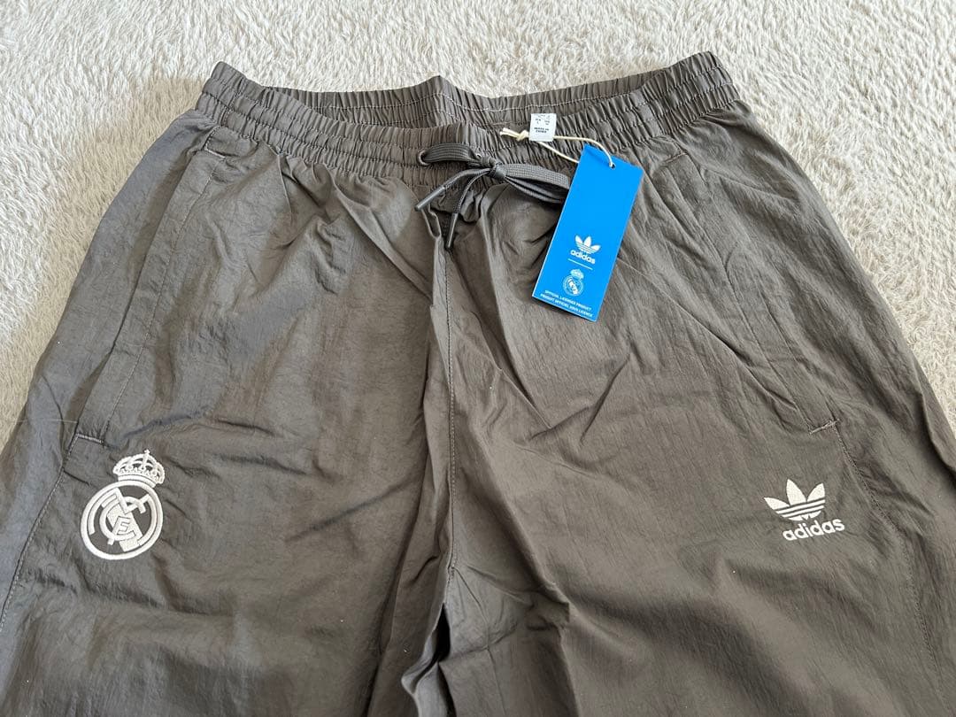 adidas レアル・マドリード ウィンドブレーカー グレー