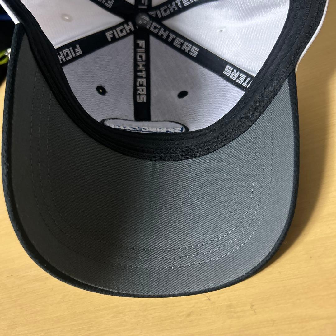 万波中正直筆サイン入り帽子FIGHTERS 2025 SPRING CAMP