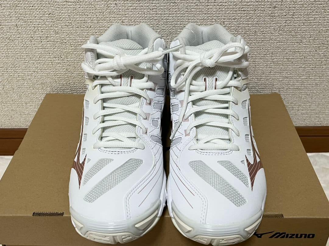 新品 ミズノ ウェーブボルテージ バレーボールシューズ ピンクゴールド 26cm