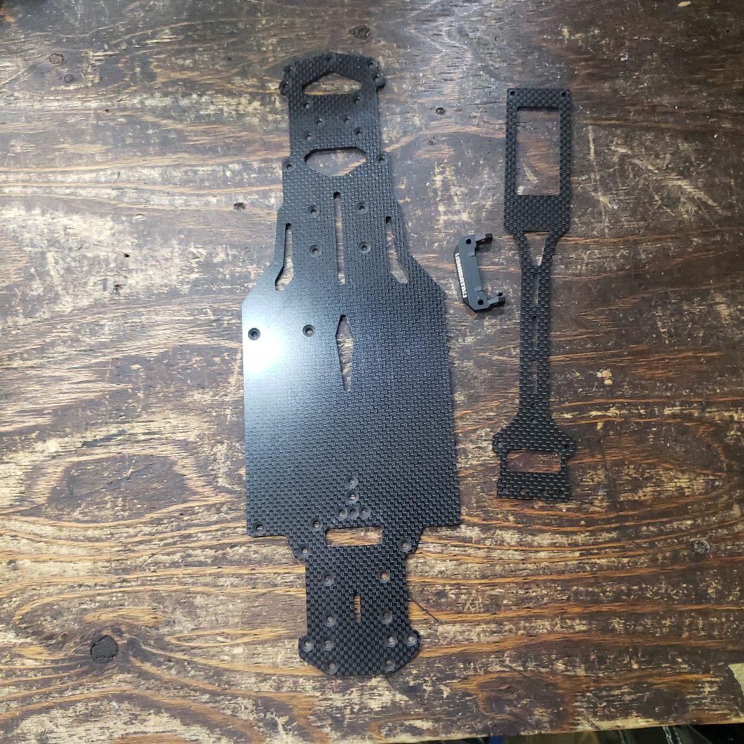 GRK5カーボンシャーシ、アッパーデッキセット