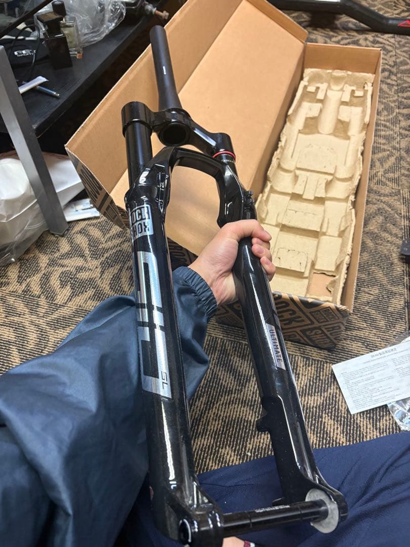 ROCKSHOX YARI RC フロントフォーク