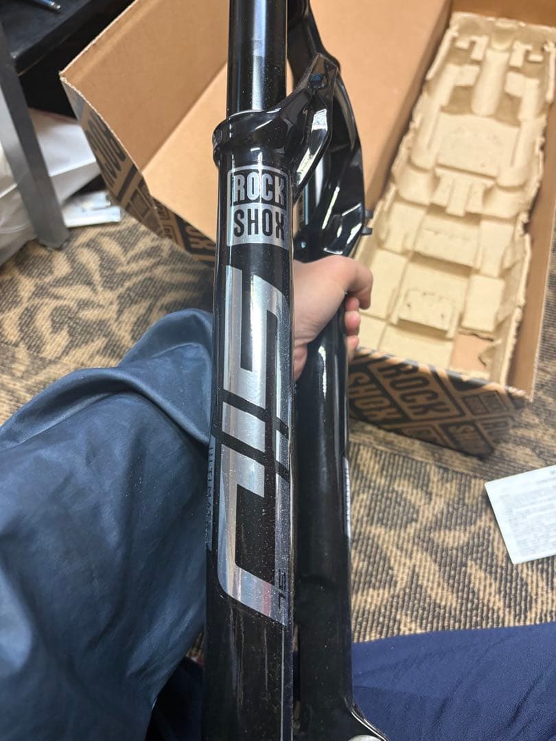 ROCKSHOX YARI RC フロントフォーク