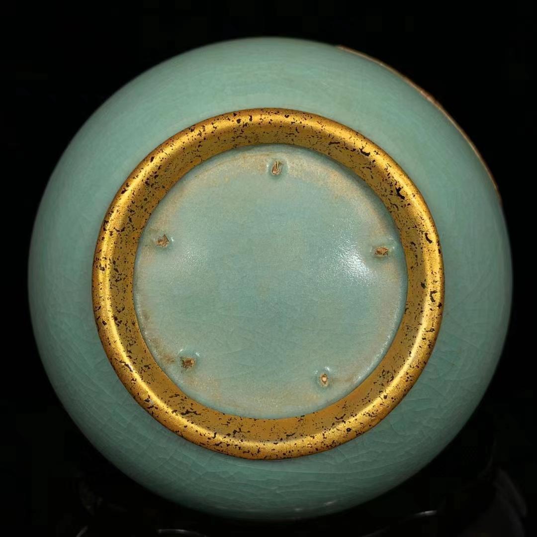 中国古美術・旧蔵の磁器・包金ニンニクの瓶・14x29cm・置物・書道・文房具