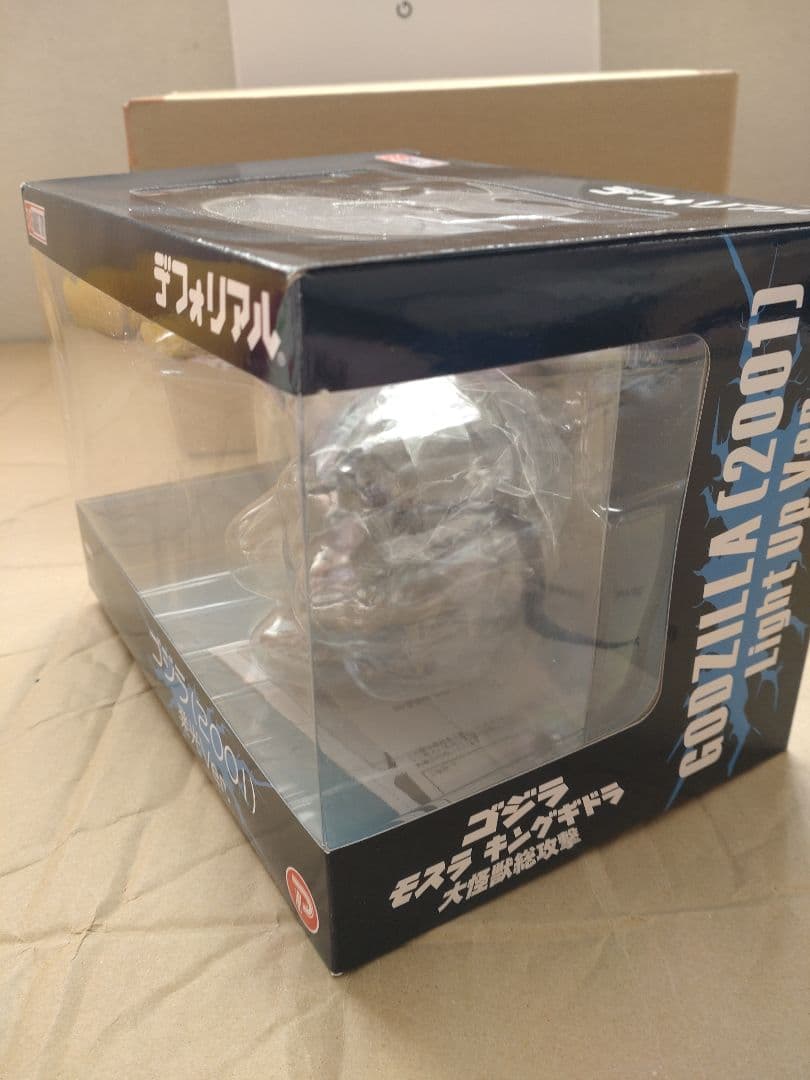 デフォリアル　ゴジラ（2001）発光Ver. 限定版