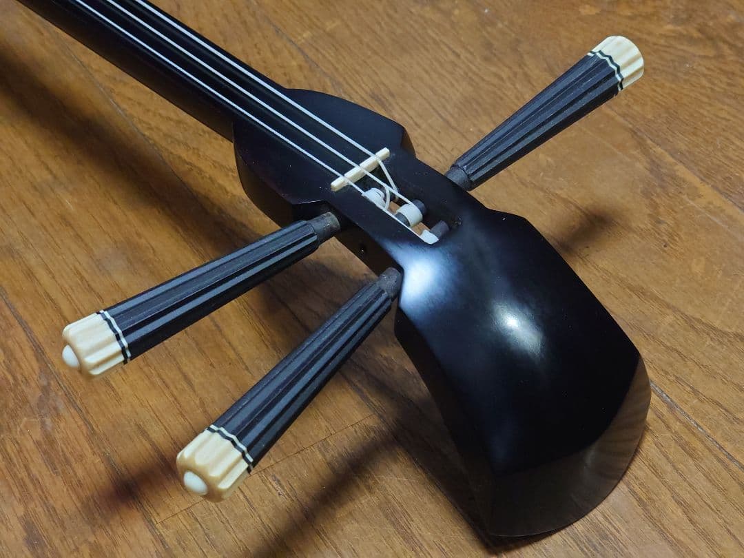 真壁型三線　黒木（カミゲン、真黒）　本皮1枚張