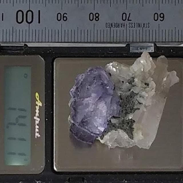 14.11g　パープルフローライト　鉱物標本　フローライト