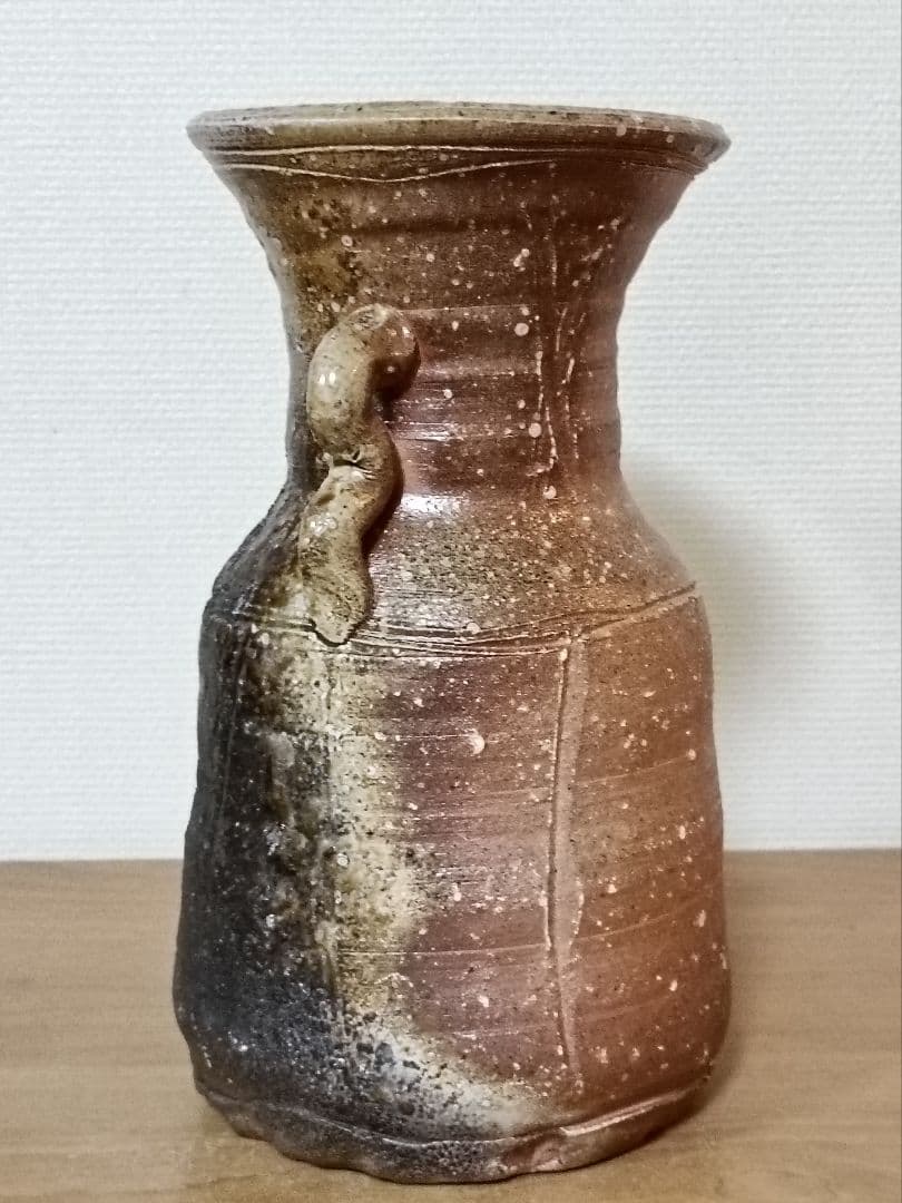 四代 高橋楽斎作 信楽耳付花入　共箱共布栞付　楽斎 高橋光夫