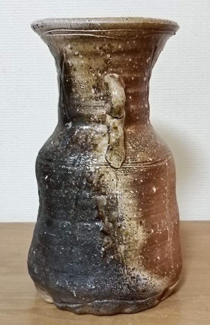 四代 高橋楽斎作 信楽耳付花入　共箱共布栞付　楽斎 高橋光夫